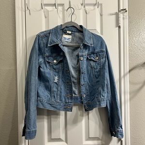 Cropped Levi’s Denim Jacket
